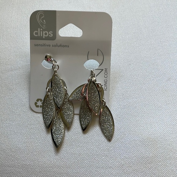 NWT Icing Silver Sparkling Chandelier Clip On Earrings - Picture 1 of 4